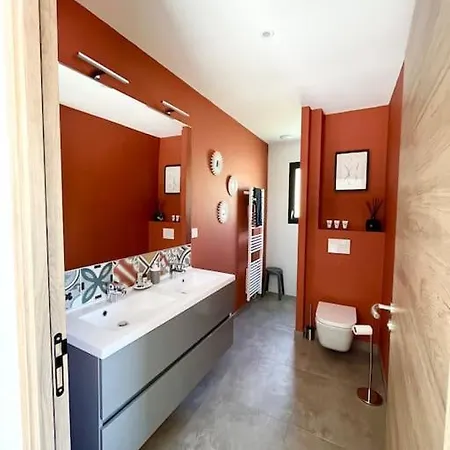 Avec Piscine Chauffee Вилла *